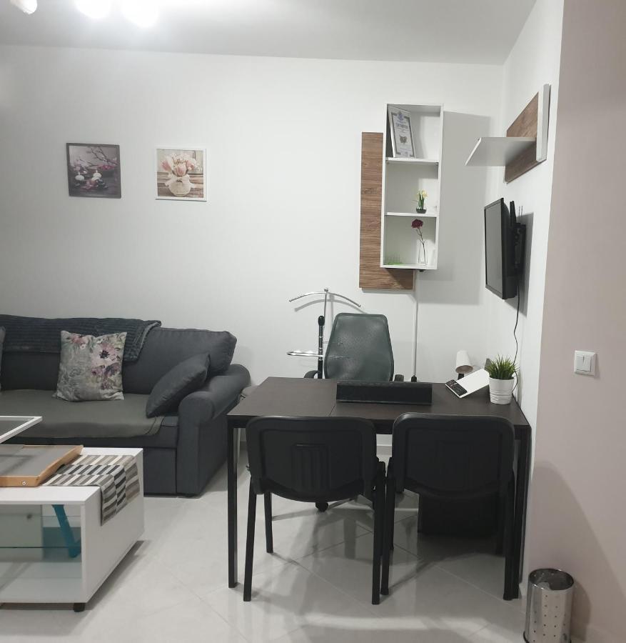 New The Twins Varna Two-Bedroom, Apt 5 At 15 Tsani Ginchev Street, Floor 3 Exterior foto