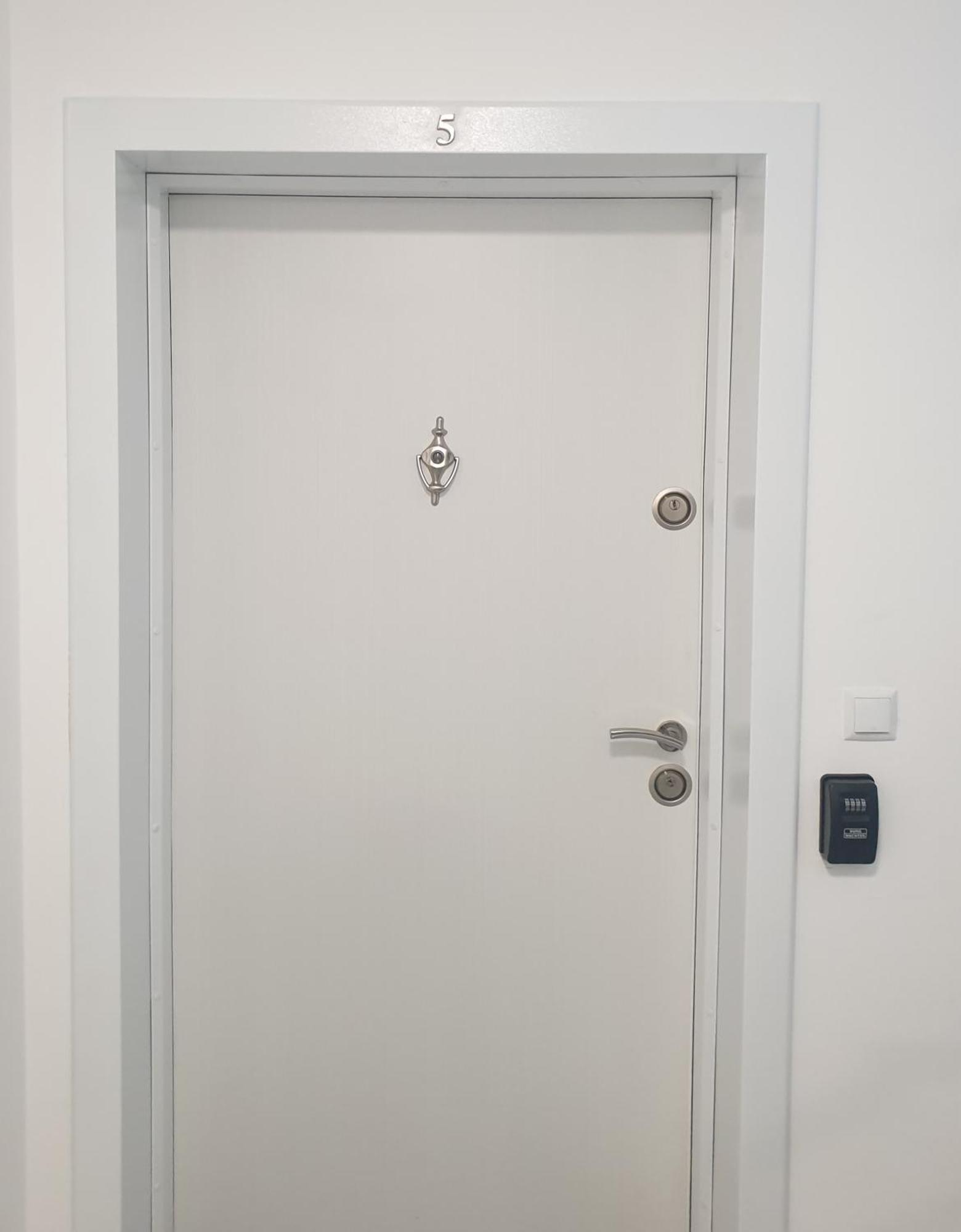 New The Twins Varna Two-Bedroom, Apt 5 At 15 Tsani Ginchev Street, Floor 3 Exterior foto